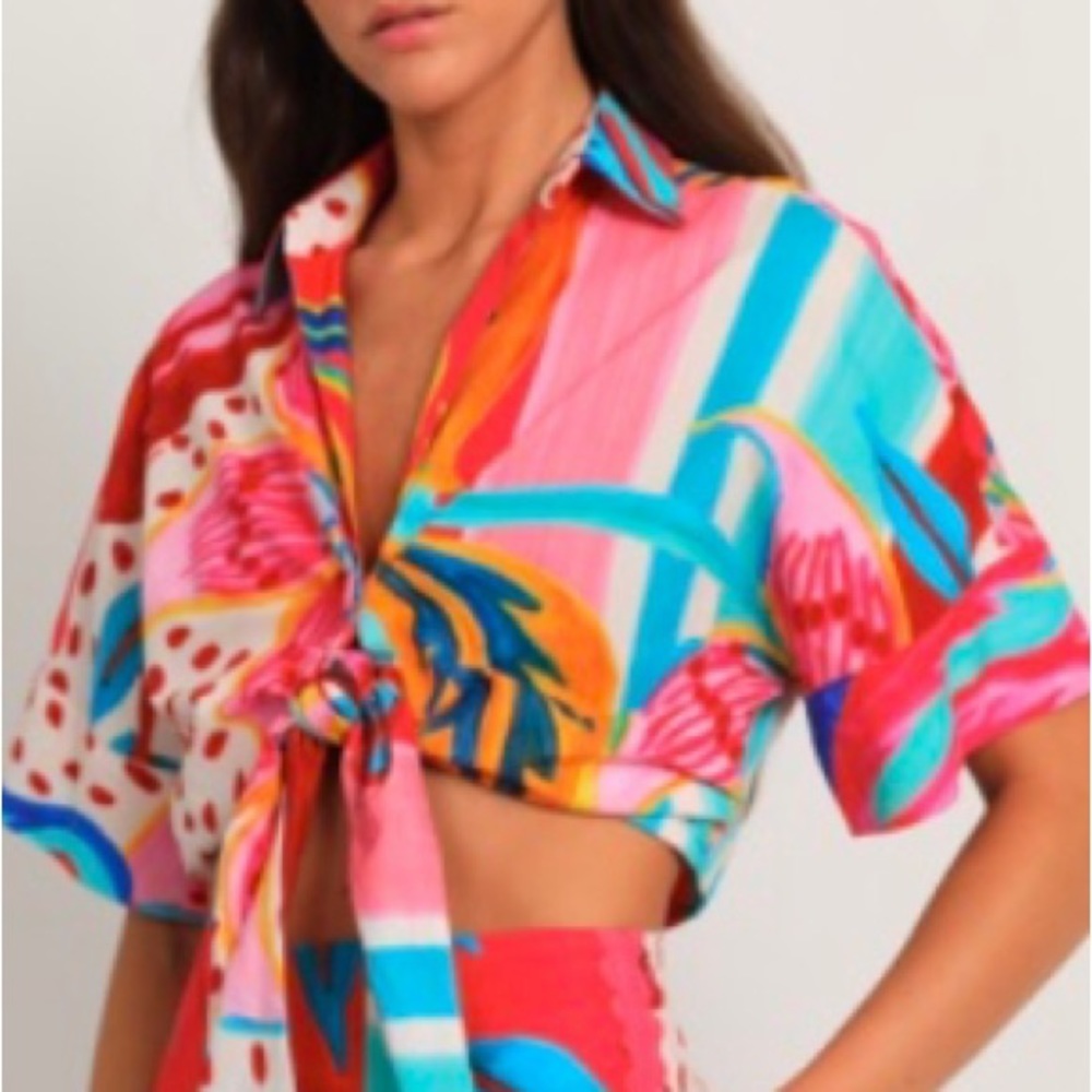 PatBo Flora Tie Front Crop Top